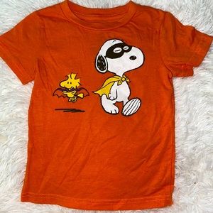 LIKE NEW SNOOPY PEANUTS T SHIRT SO CUTE! 2T